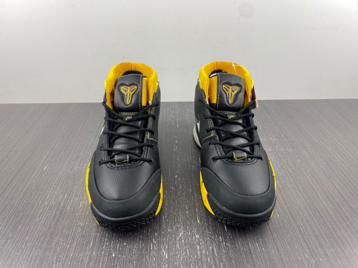 NIKE ZOOM KOBE 1 PROTRO