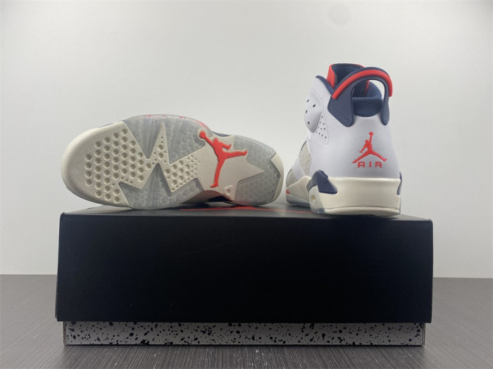 AIR JORDAN 6 RETRO