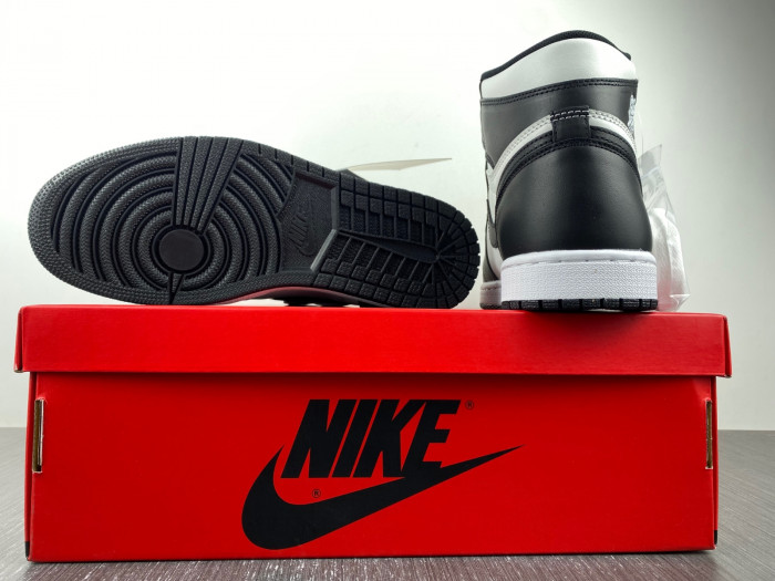AIR JORDAN 1 RETRO HIGH
