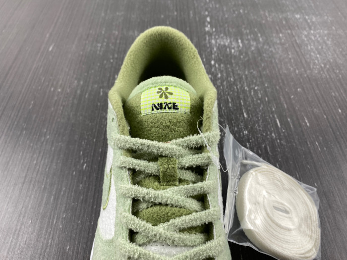 Nike WMNS DUNK LOW SE