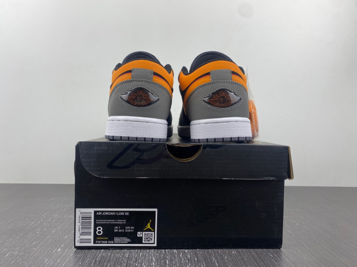 AIR JORDAN 1 LOW SE
