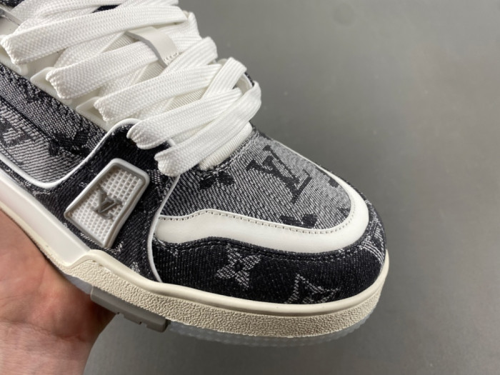 Louis Vuitton LV trainer L&V-196