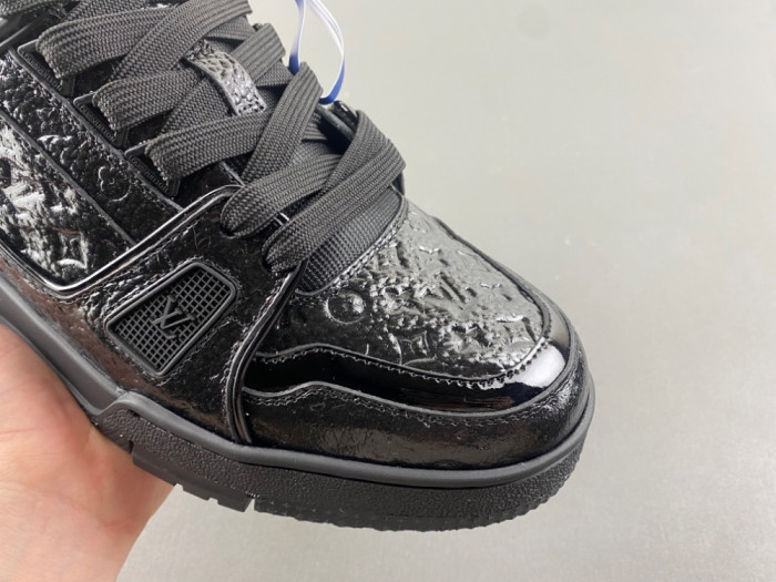 l0*is V*t0n lv trainer lvt-198