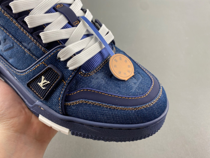 l0*is V*t0n lv trainer lvt-204
