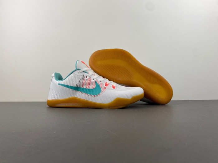 NIKE KOBE 11 