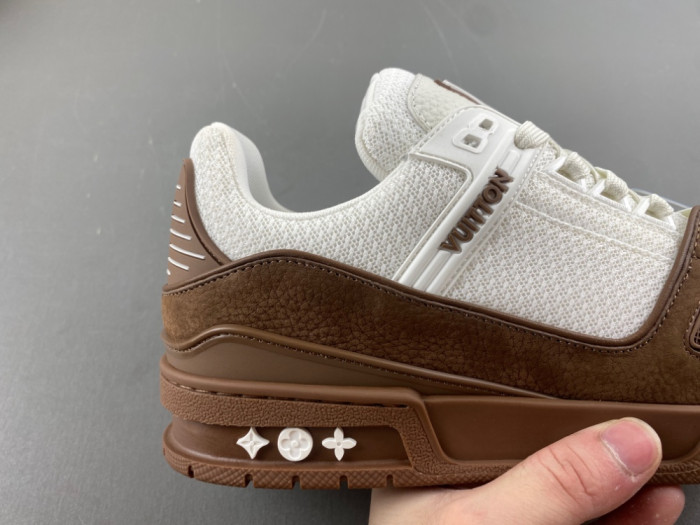 l0*is V*t0n lv trainer lvt-207