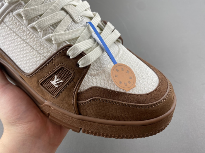 l0*is V*t0n lv trainer lvt-207