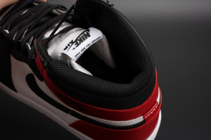 AIR JORDAN 1 High OG “Black Toe” white/ black-varsity red mens 555088-125