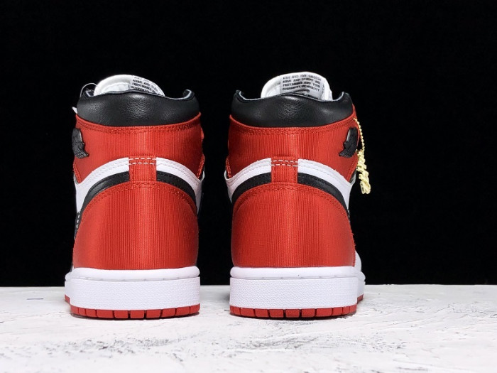 Jordan 1 Retro High Satin Black Toe - CD0461-016
