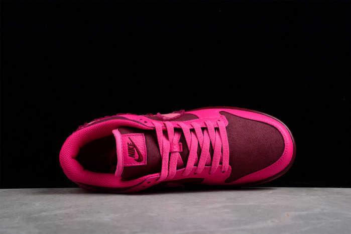NIKE WMNS DUNK LOW
