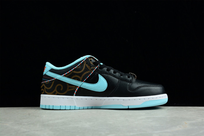 NIKE DUNK LOW