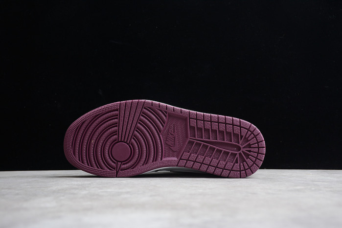 Jordan 1 Retro High OG Bordeaux - 555088-611