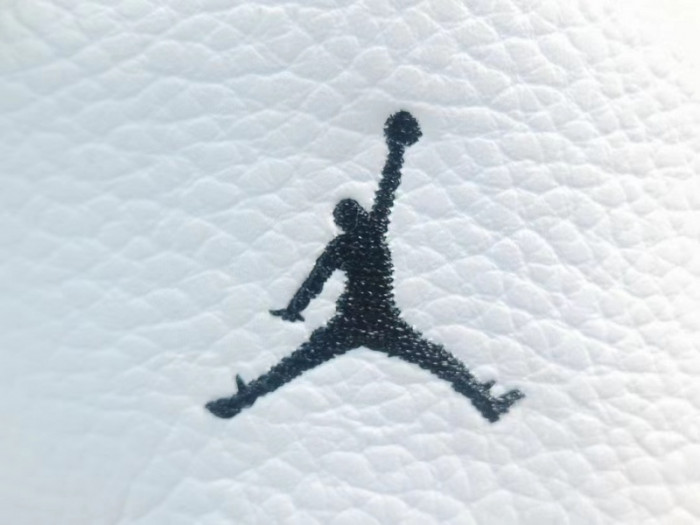 Air Jordan 13 "Red Flint"DJ5982-600