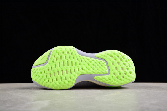 Nike WMNS ZOOMX INVINCIBLE 3