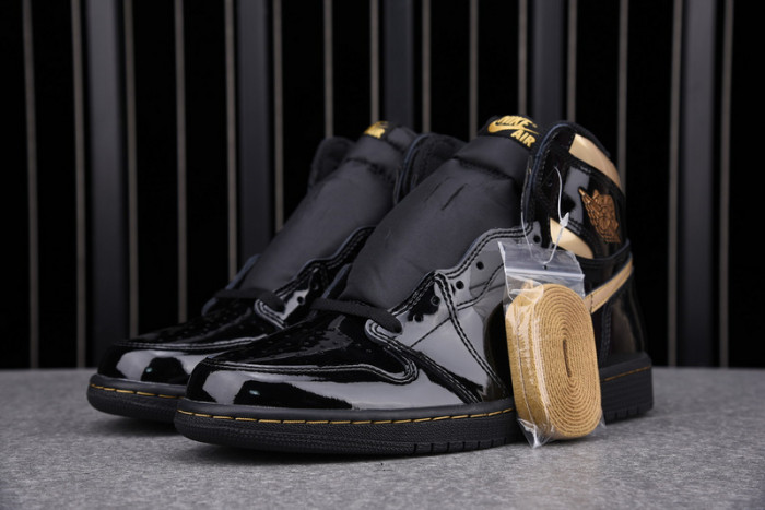 Jordan 1 Retro High Black Metallic Gold (2020) - 555088-032
