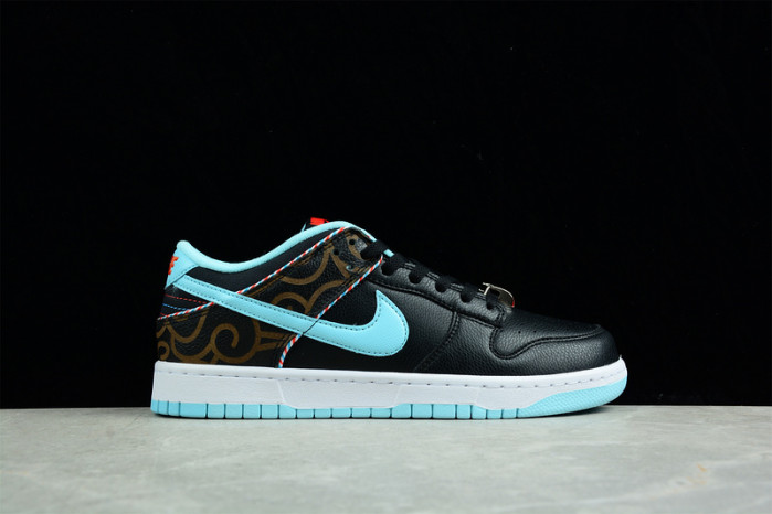 NIKE DUNK LOW