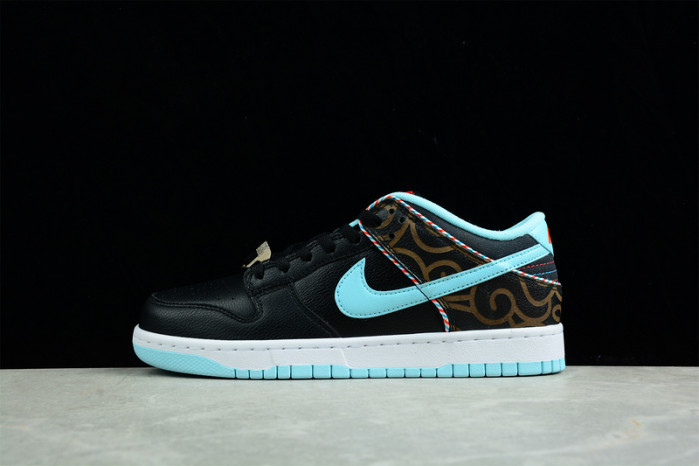 NIKE DUNK LOW
