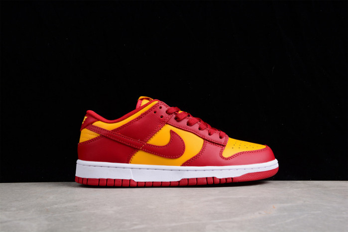 NIKE DUNK LOW