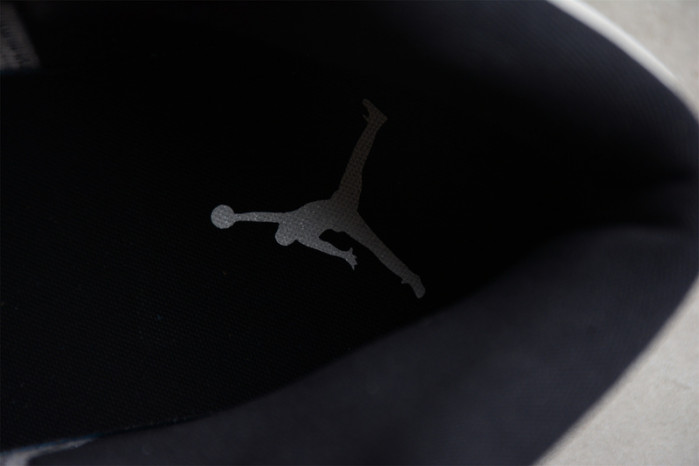 AIR JORDAN 1 MID SE