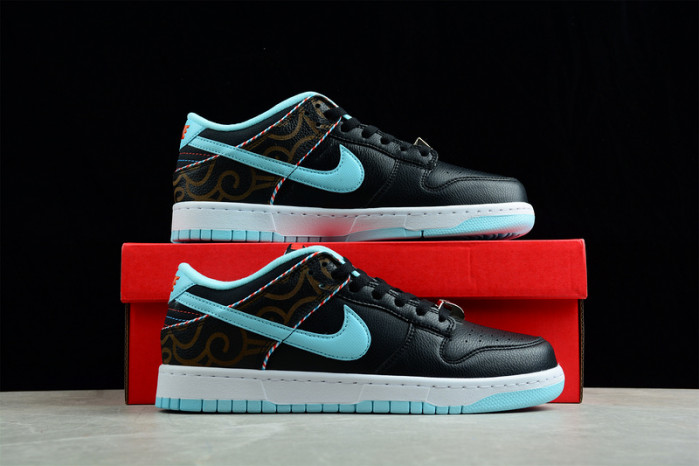 NIKE DUNK LOW
