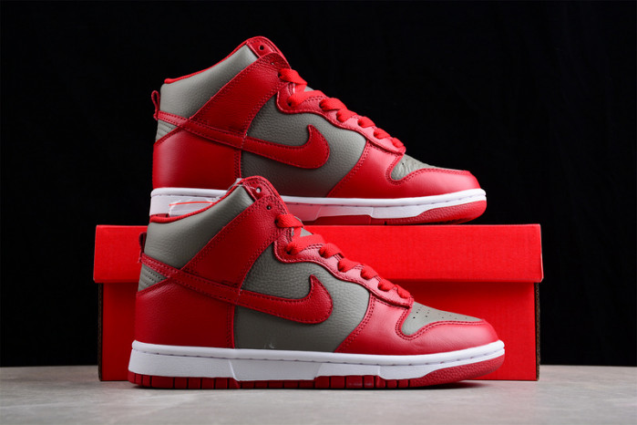 NIKE DUNK HIGH