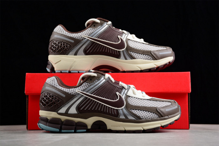 Nike WMNS ZOOM VOMERO 5