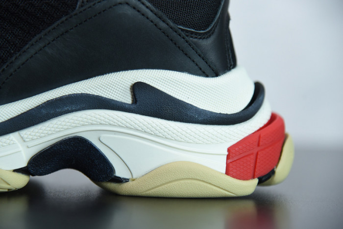 BC TRIPLE S TRAINER