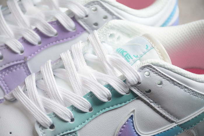 Nike WMNS DUNK LOW