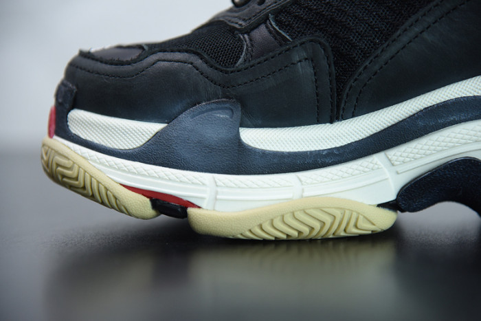 BC TRIPLE S TRAINER
