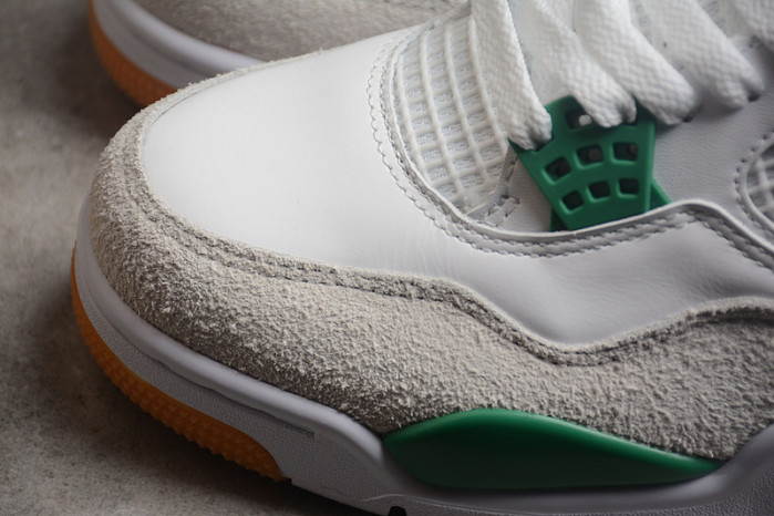 NIKE SB X AIR JORDAN 4 RETRO SP