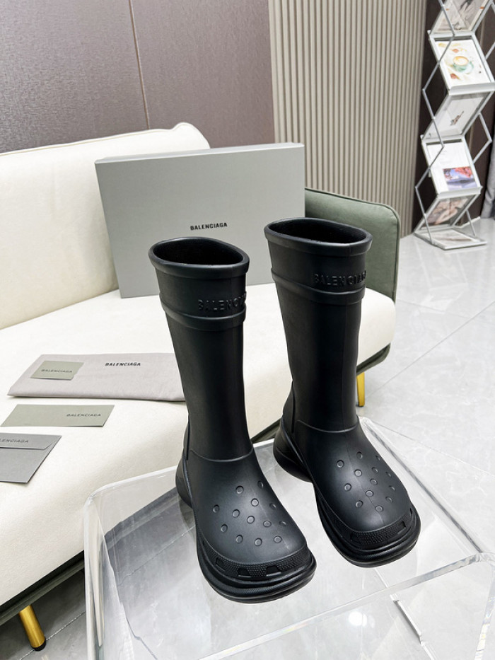 Ba*len*cia*ga x crocs chunky rubber boots