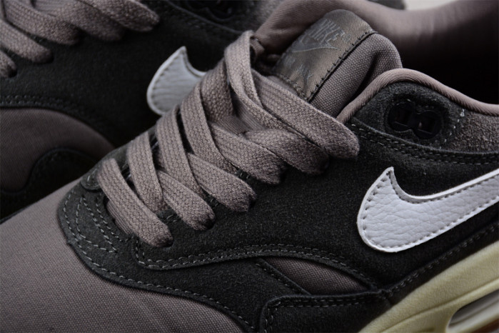 Nike AIR MAX 1 PREMIUM