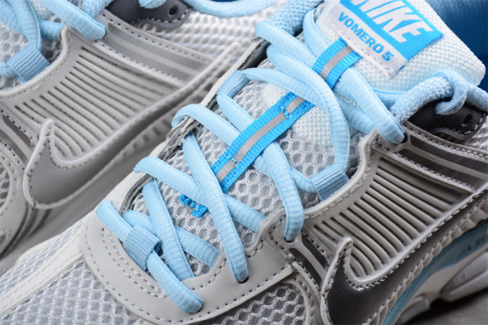 Nike AIR ZOOM VOMERO 5