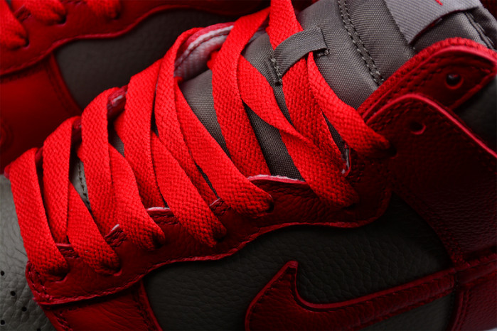 NIKE DUNK HIGH