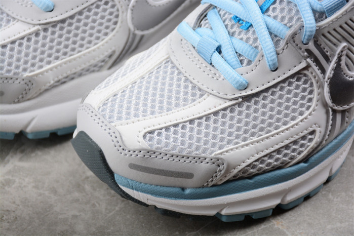 Nike AIR ZOOM VOMERO 5