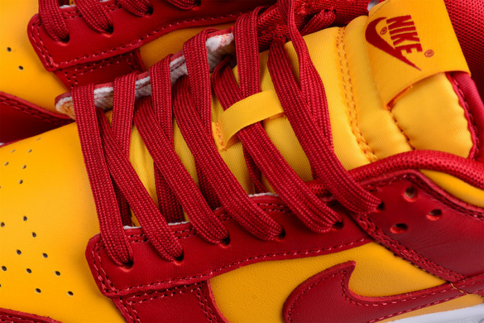 NIKE DUNK LOW