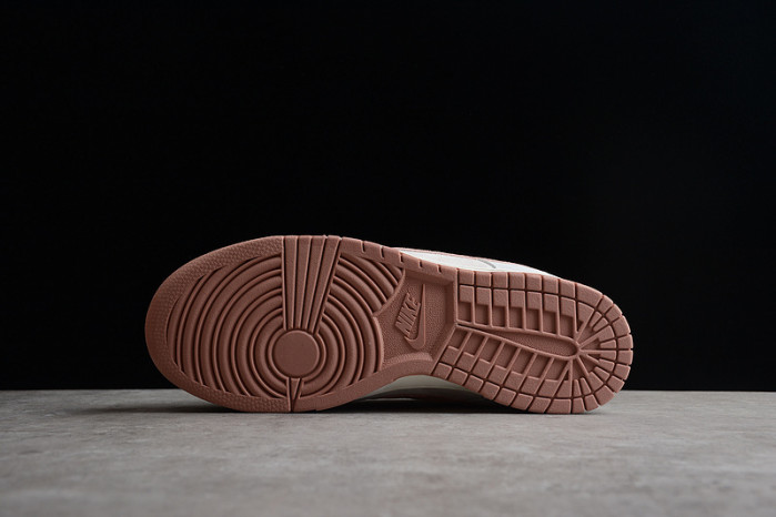 NIKE DUNK LOW RETRO PREMIUM