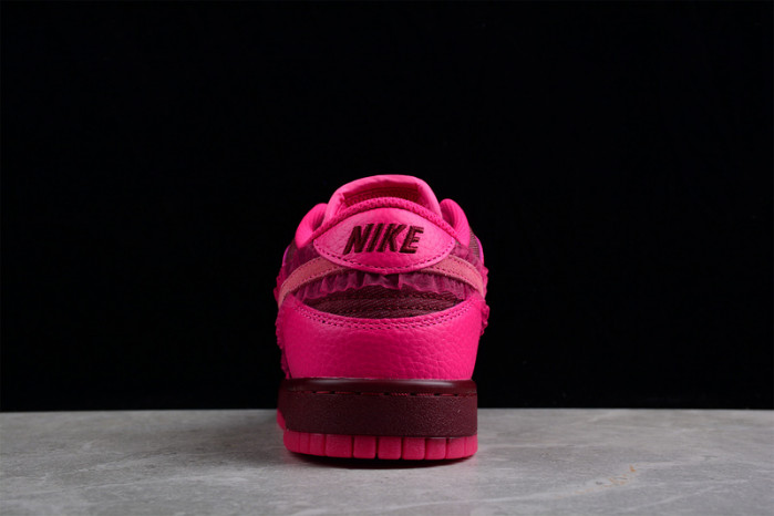 NIKE WMNS DUNK LOW