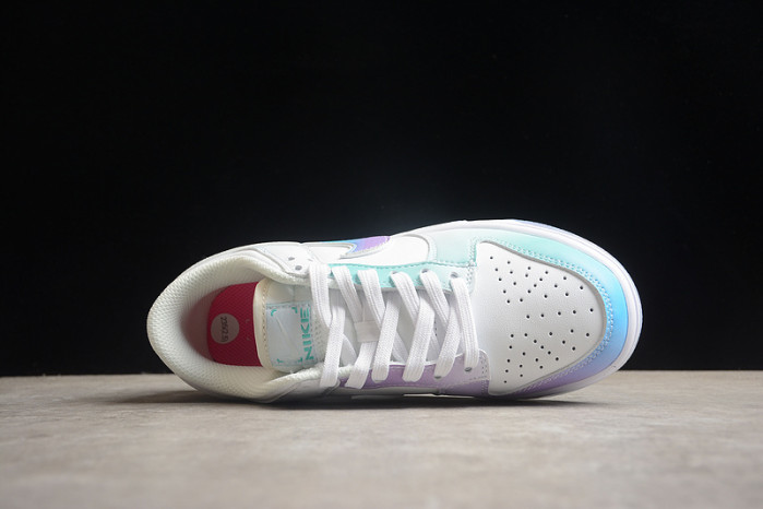 Nike WMNS DUNK LOW