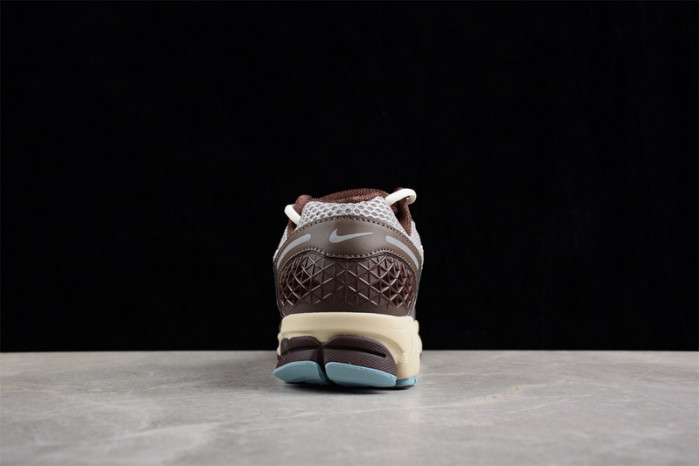 Nike WMNS ZOOM VOMERO 5