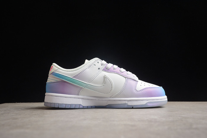 Nike WMNS DUNK LOW