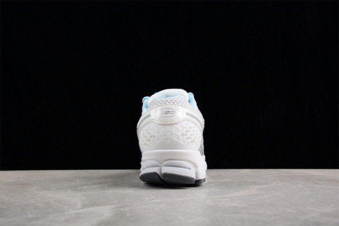 Nike AIR ZOOM VOMERO 5