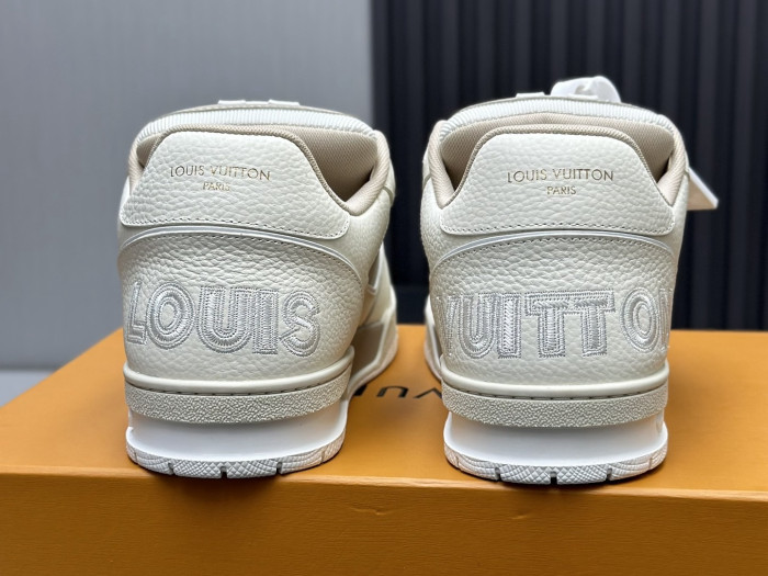 l0*is V*t0n lv trainer lvt-222