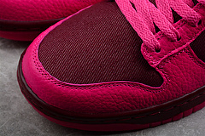 NIKE WMNS DUNK LOW