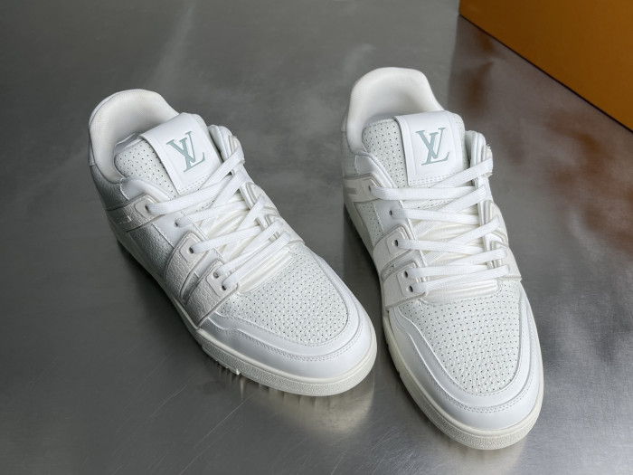 l0*is V*t0n lv trainer lvt-229