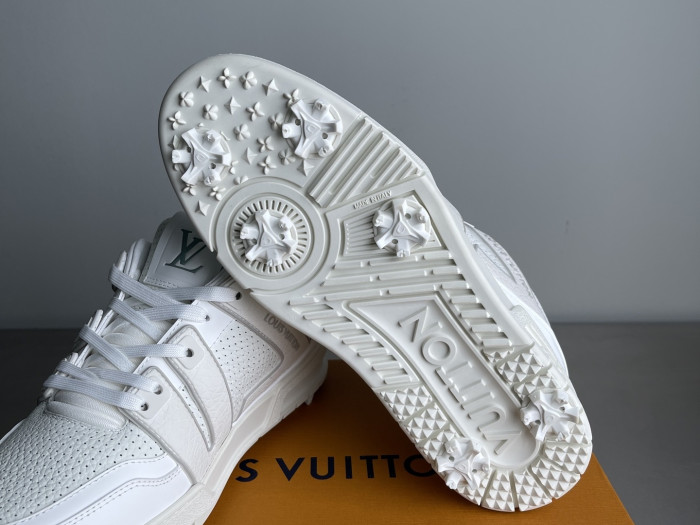 l0*is V*t0n lv trainer lvt-229