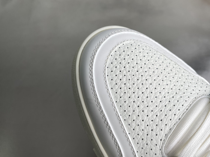 l0*is V*t0n lv trainer lvt-228