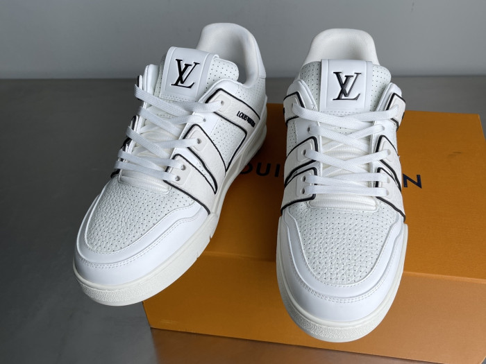l0*is V*t0n lv trainer lvt-227