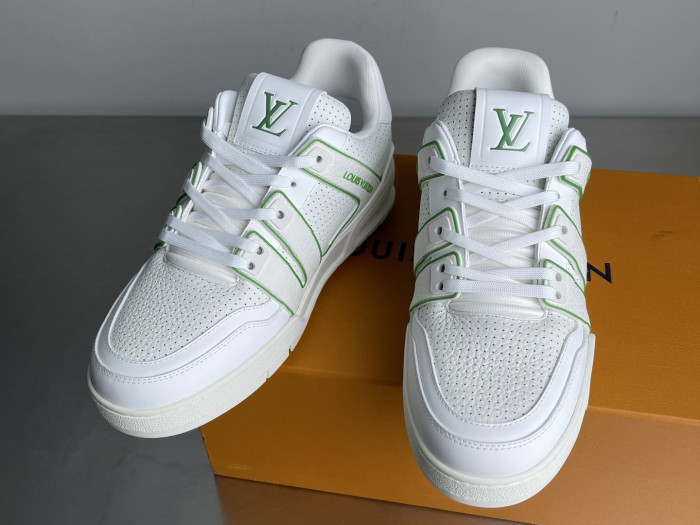 l0*is V*t0n lv trainer lvt-226