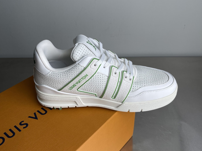 l0*is V*t0n lv trainer lvt-226